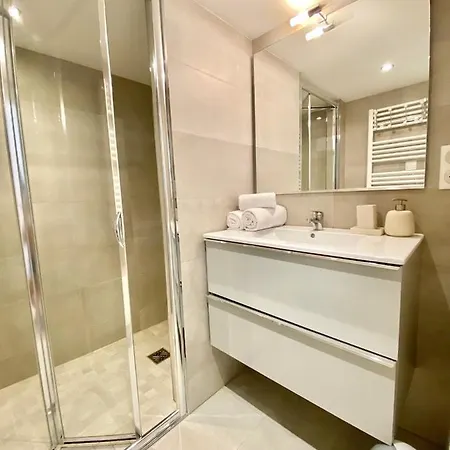 La Pietonne-plage-clim Apartment *